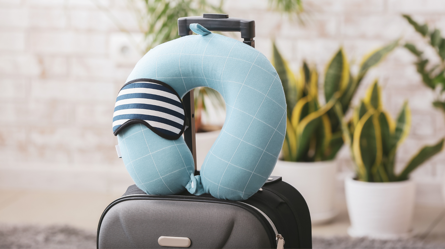 5 Gift Ideas for People Who Love to Travel